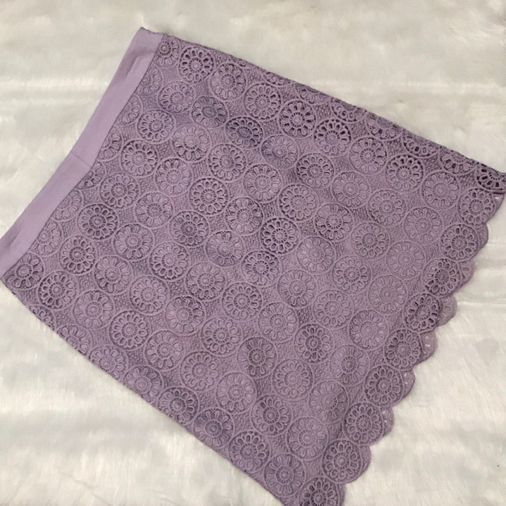 Crochet knee length skirt w/satin lining 🦄